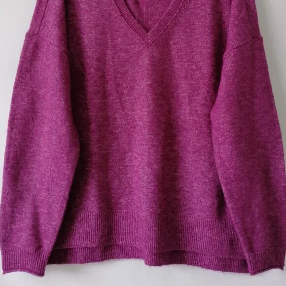 Lucky Brand Women's Raspberry V-Neck Drop Shoulder Pullover Sweater Size Large - Picture 3 of 7
